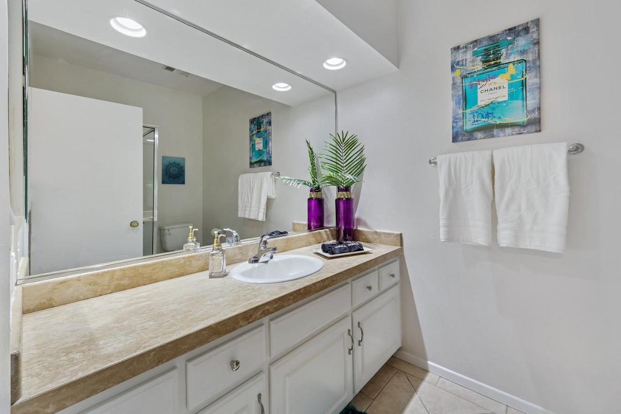 Beverly Hills Chic 2 Bed 2Bath With Patio And Parking 309 Los Angeles Exterior foto