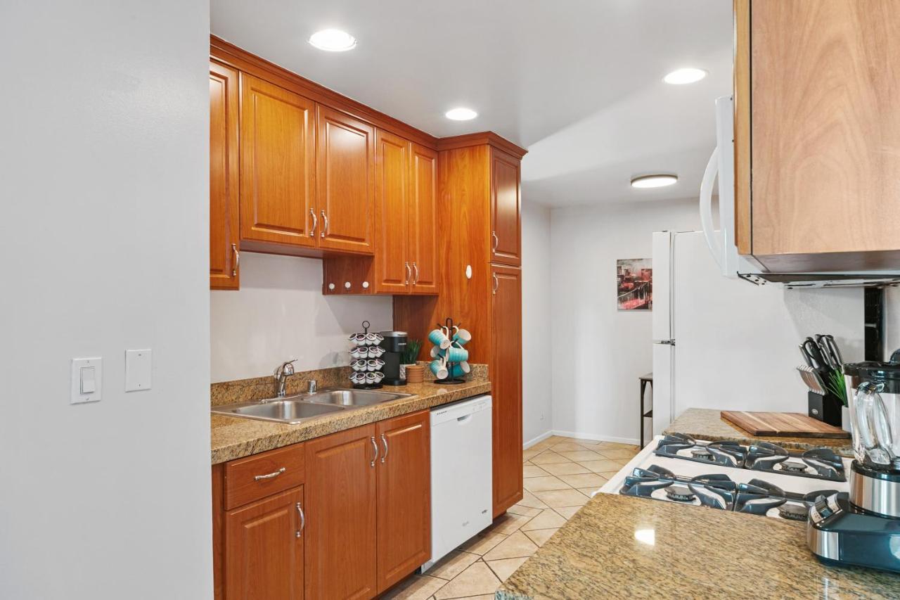 Beverly Hills Chic 2 Bed 2Bath With Patio And Parking 309 Los Angeles Exterior foto