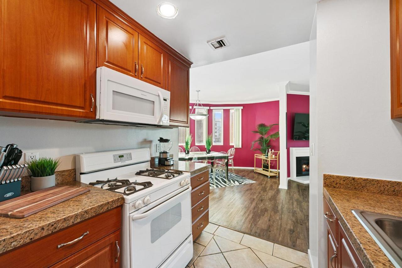 Beverly Hills Chic 2 Bed 2Bath With Patio And Parking 309 Los Angeles Exterior foto